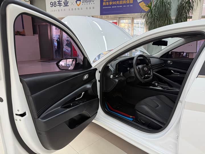 Elantra 2022 1.5L CVT LUX фото 8