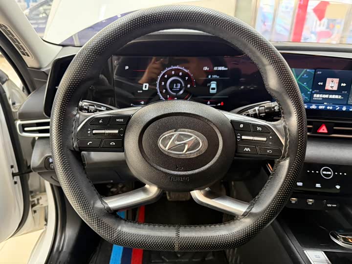 Elantra 2022 1.5L CVT LUX фото 11