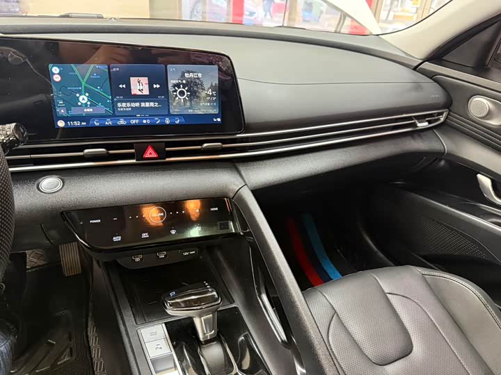 Elantra 2022 1.5L CVT LUX фото 12
