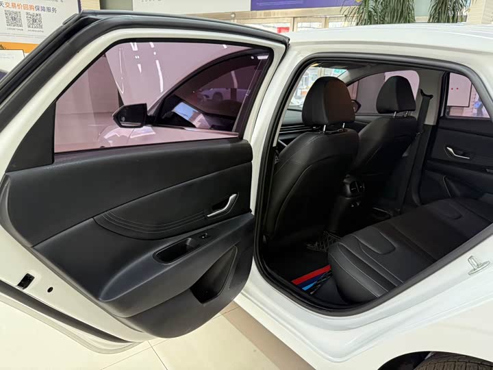Elantra 2022 1.5L CVT LUX фото 17