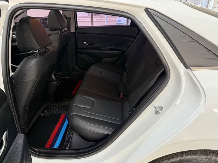 Elantra 2022 1.5L CVT LUX фото 18