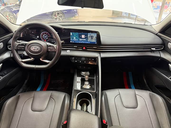 Elantra 2022 1.5L CVT LUX фото 20