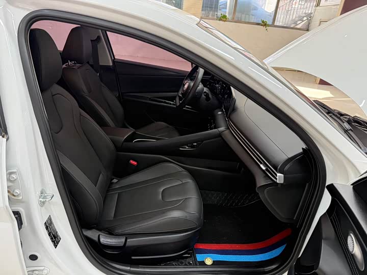 Elantra 2022 1.5L CVT LUX фото 21
