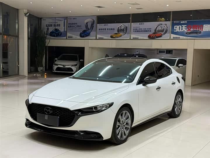 Mazda 3 Axela 2021 2.0L автомат