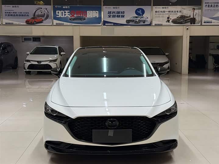 Mazda 3 Axela 2021 2.0L автомат фото 2