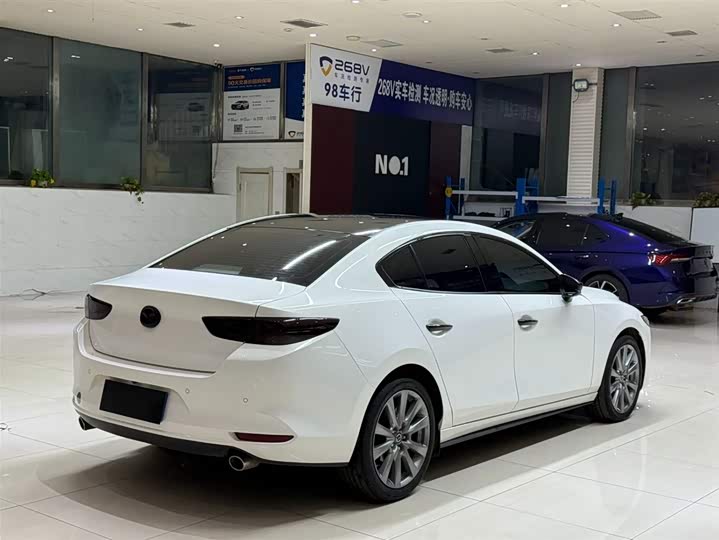 Mazda 3 Axela 2021 2.0L автомат фото 6