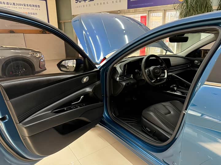 Elantra 2022 1.5L CVT LUX фото 8