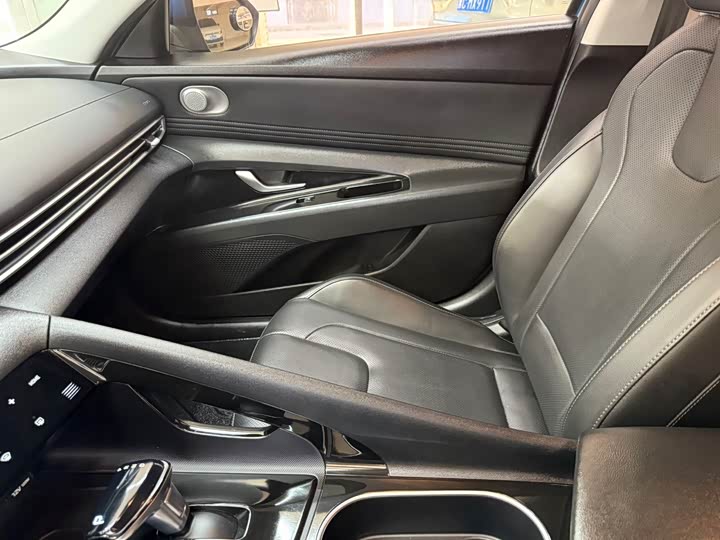 Elantra 2022 1.5L CVT LUX фото 13