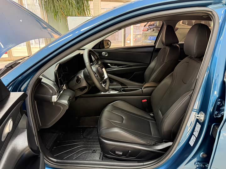 Elantra 2022 1.5L CVT LUX фото 16