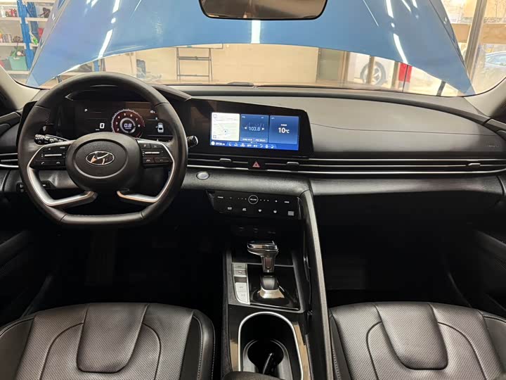 Elantra 2022 1.5L CVT LUX фото 20