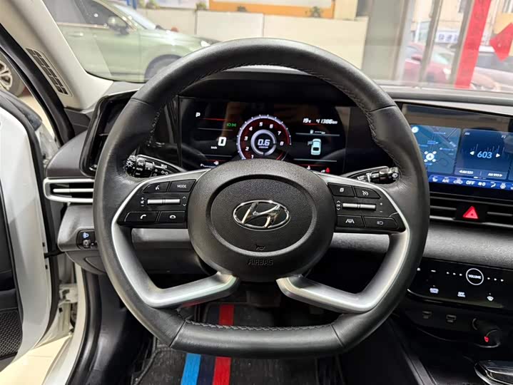 Elantra 2022 1.5L CVT LUX фото 11