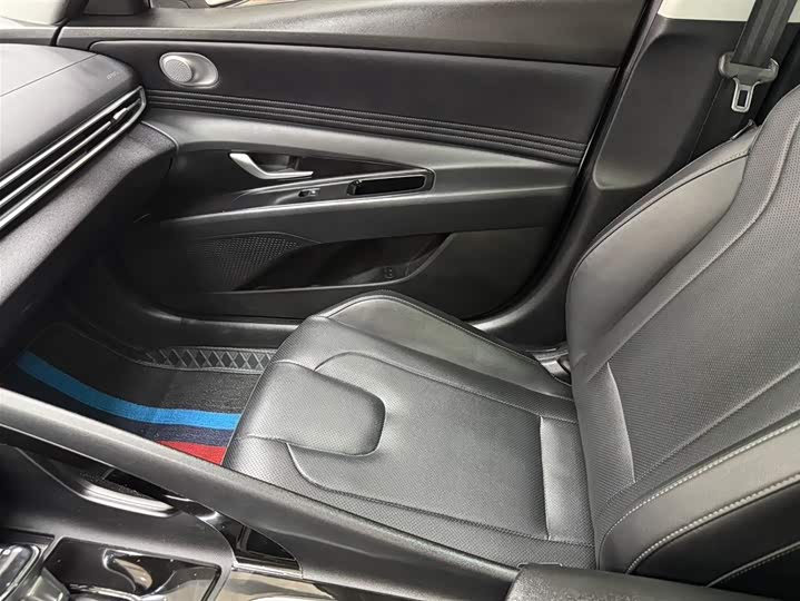 Elantra 2022 1.5L CVT LUX фото 13