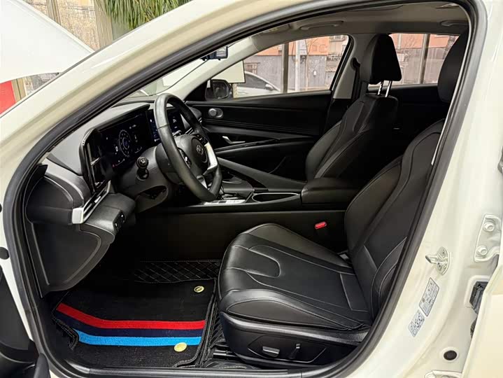 Elantra 2022 1.5L CVT LUX фото 16