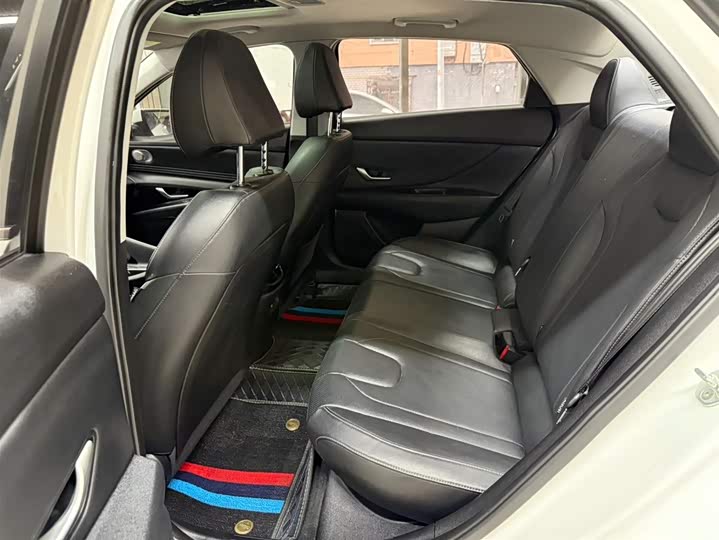 Elantra 2022 1.5L CVT LUX фото 18