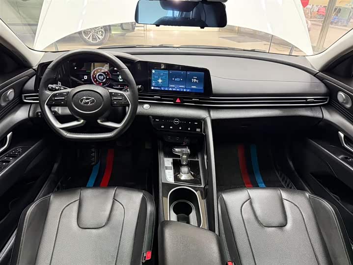 Elantra 2022 1.5L CVT LUX фото 20