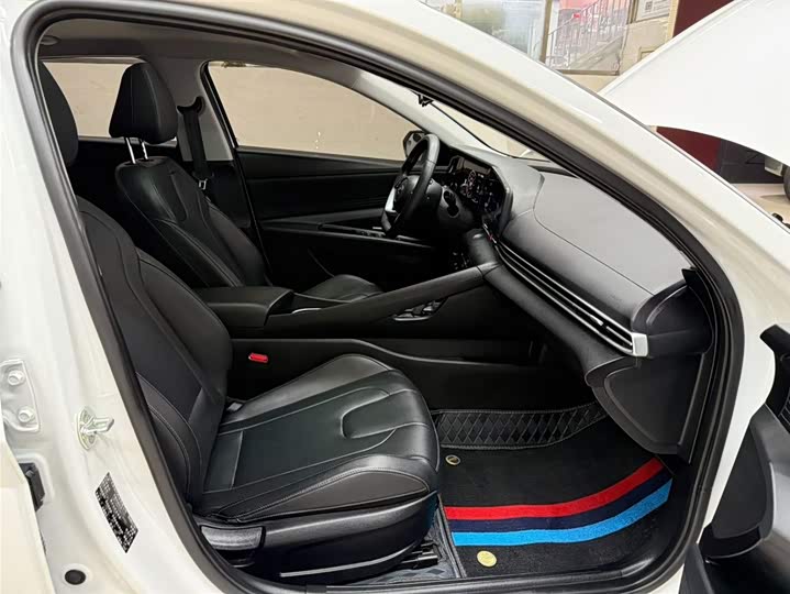 Elantra 2022 1.5L CVT LUX фото 21