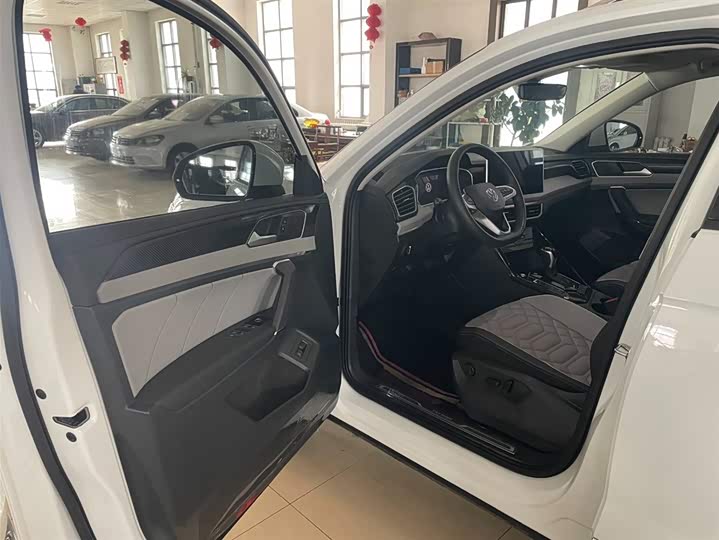 Tayron 2023 280TSI 2WD Luxury Plus Advanced фото 8