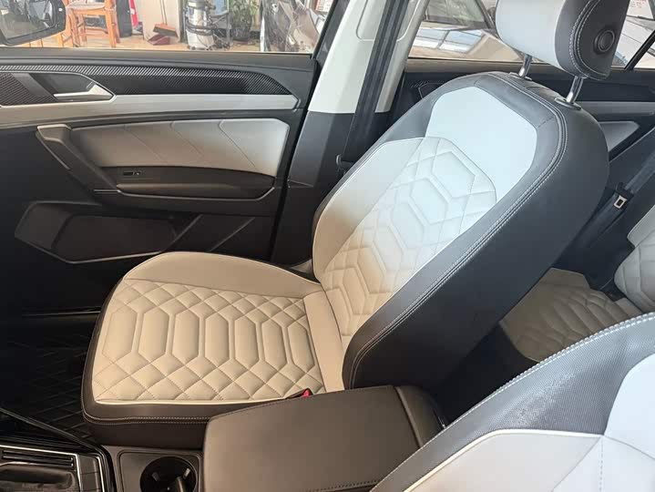Tayron 2023 280TSI 2WD Luxury Plus Advanced фото 13