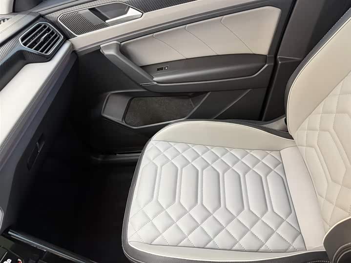 Tayron 2023 280TSI 2WD Luxury Plus Advanced фото 13