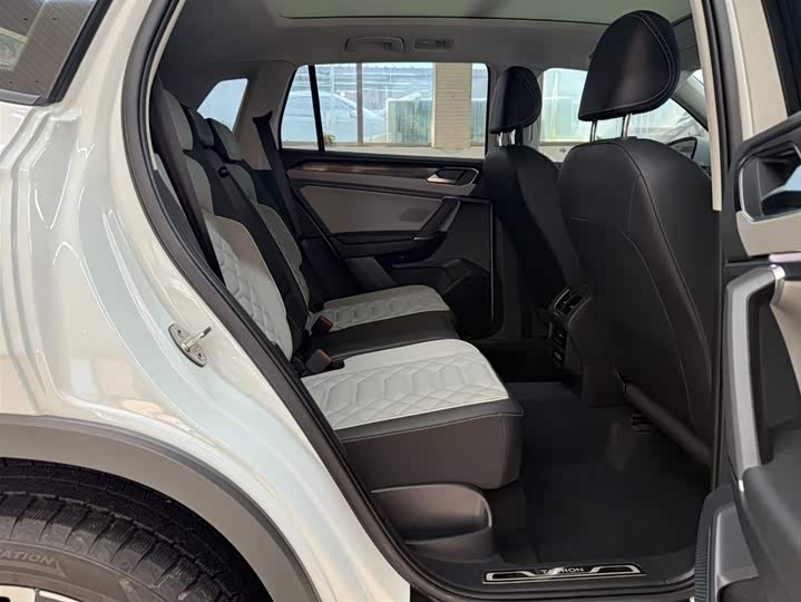 Tayron 2023 280TSI 2WD Luxury Plus Advanced фото 7