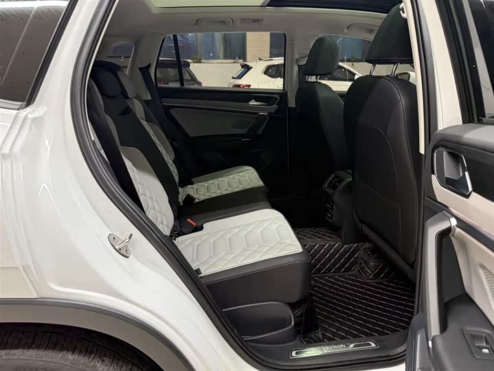 Tayron 2023 280TSI 2WD Luxury Plus Advanced фото 22