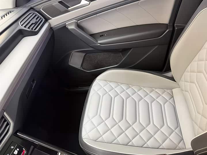 Tayron 2023 280TSI 2WD Luxury Plus Advanced фото 14