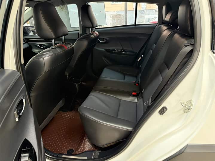 Yaris L 2022 X 1.5L CVT Luxury Plus фото 9