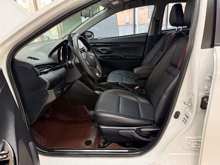 Yaris L 2022 X 1.5L CVT Luxury Plus фото 11