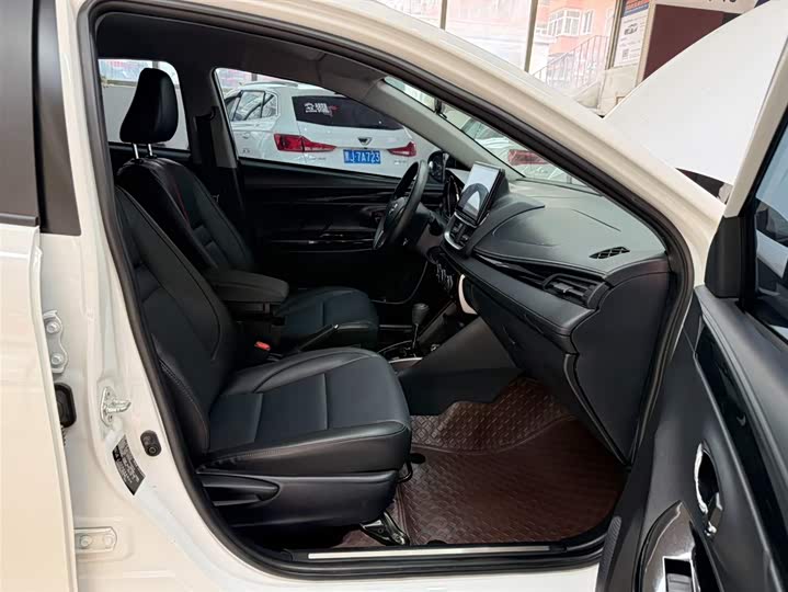Yaris L 2022 X 1.5L CVT Luxury Plus фото 20