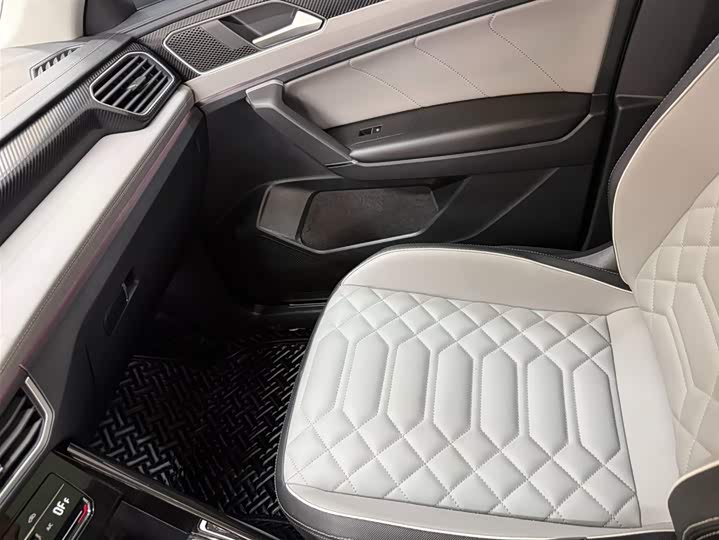 Tayron 2023 280TSI 2WD Luxury Plus Advanced фото 17