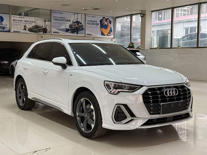 Audi Q3 2022 35 TFSI Fashion Dynamic фото 3