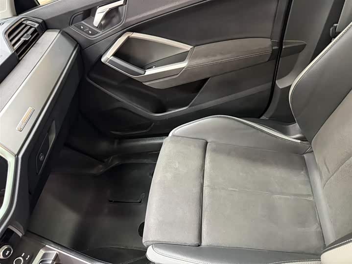 Audi Q3 2022 35 TFSI Fashion Dynamic фото 18