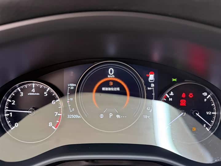 Mazda CX-50 2023 2.0L фото 9