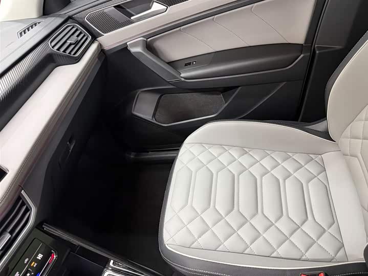 Tayron 2023 280TSI 2WD Luxury Plus Advanced фото 18