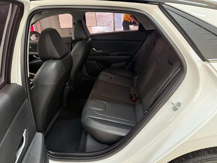 Elantra 2022 1.5L CVT LUX фото 10
