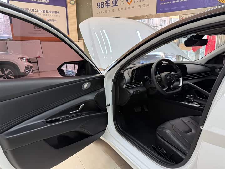 Elantra 2022 1.5L CVT LUX фото 11