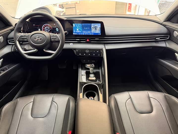 Elantra 2022 1.5L CVT LUX фото 15