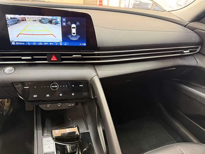 Elantra 2022 1.5L CVT LUX фото 18