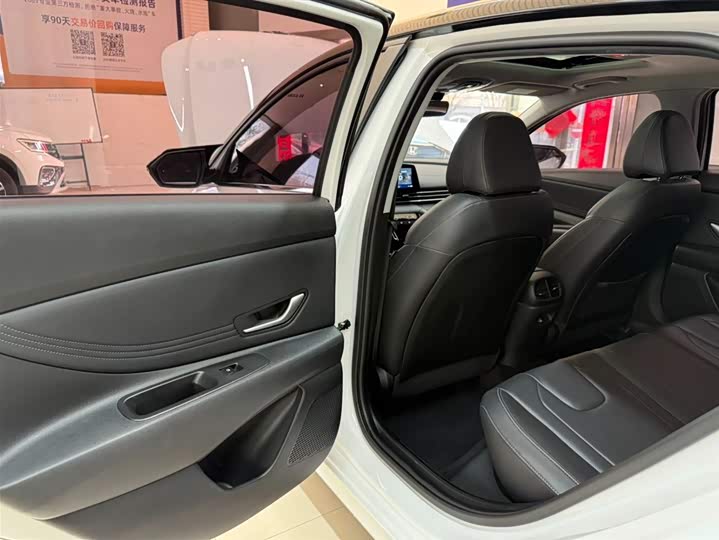 Elantra 2022 1.5L CVT LUX фото 20