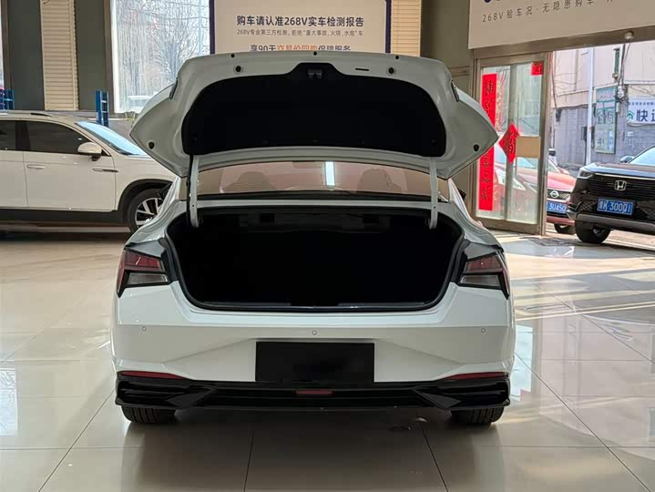 Elantra 2022 1.5L CVT LUX фото 23