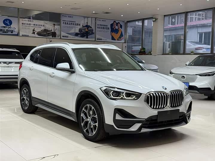 BMW X1 2022 sDrive20Li фото 3
