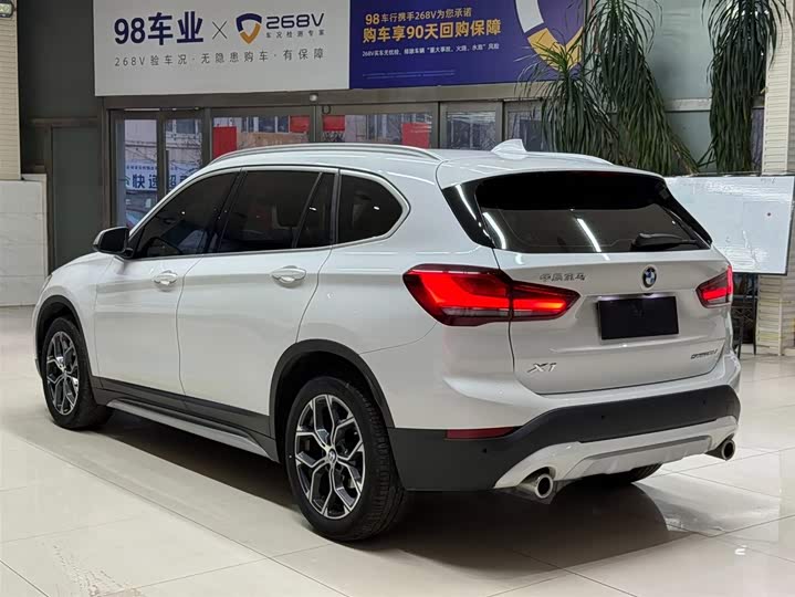 BMW X1 2022 sDrive20Li фото 6