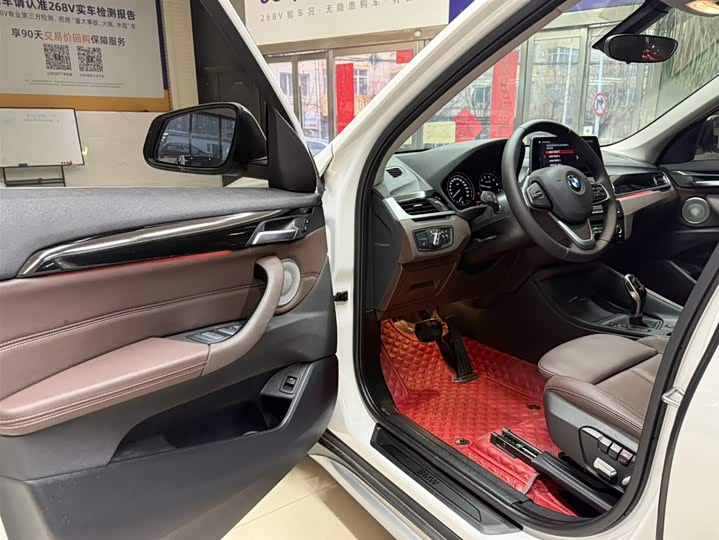 BMW X1 2022 sDrive20Li фото 8