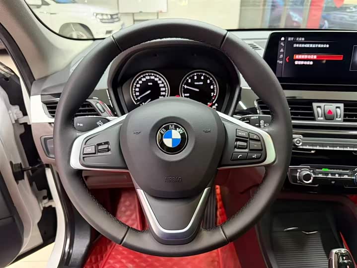 BMW X1 2022 sDrive20Li фото 11