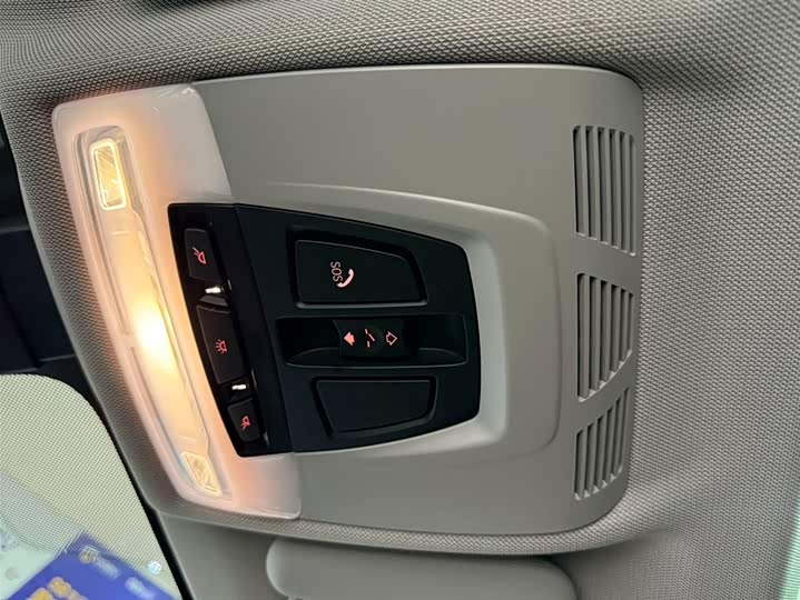 BMW X1 2022 sDrive20Li фото 14