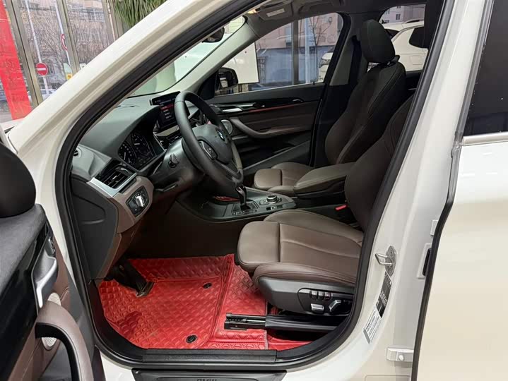 BMW X1 2022 sDrive20Li фото 16