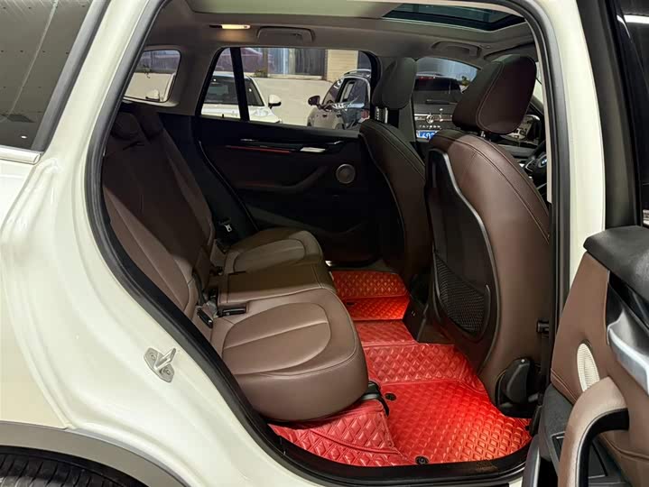 BMW X1 2022 sDrive20Li фото 21