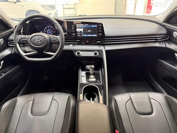 Elantra 2022 1.5L CVT GLX фото 20