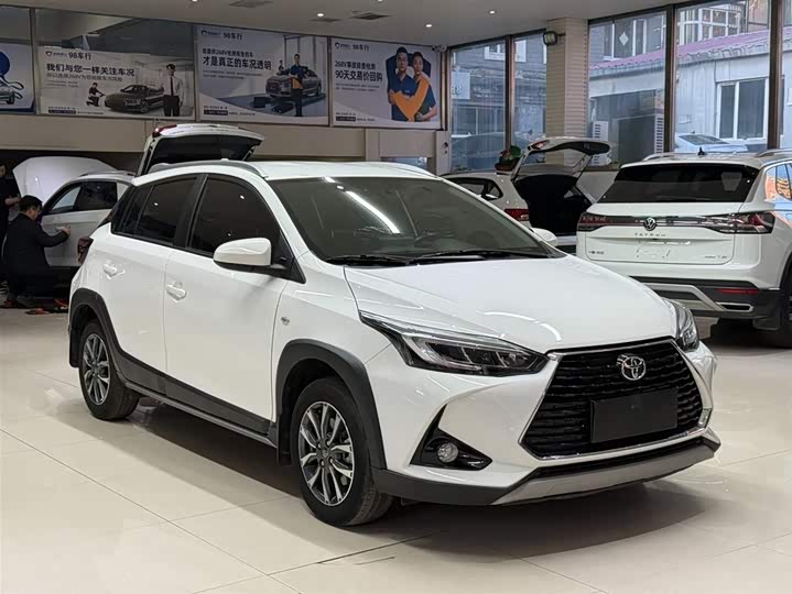 Yaris L 2022 X 1.5L CVT Luxury Plus фото 3