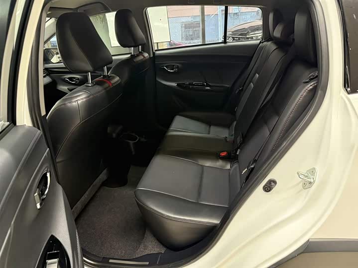 Yaris L 2022 X 1.5L CVT Luxury Plus фото 17